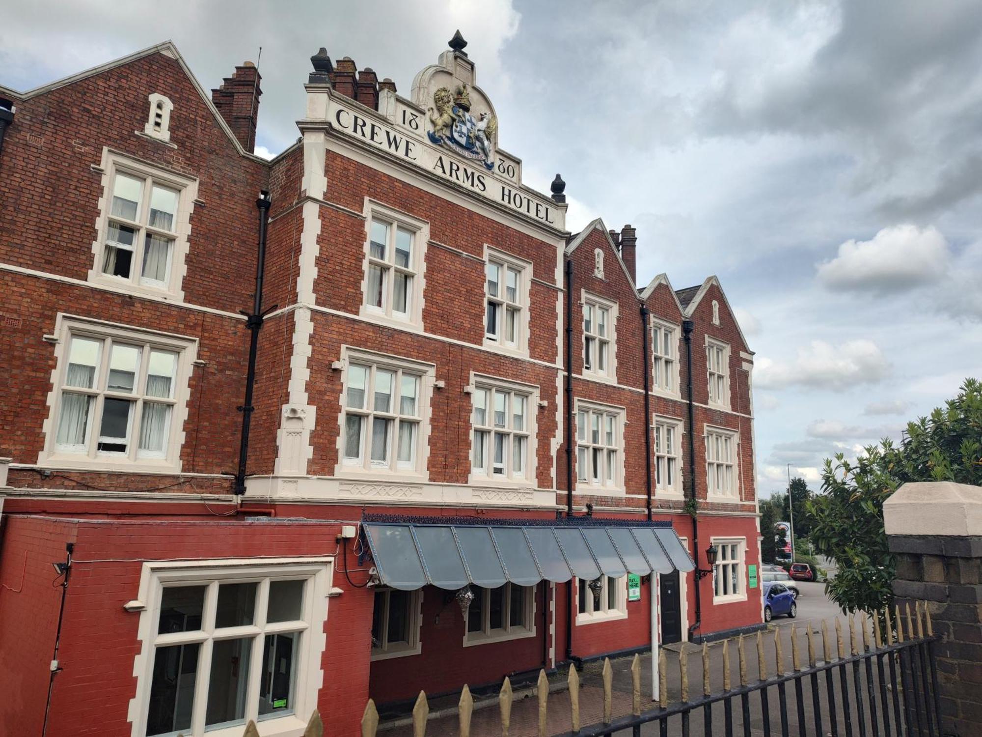 Crewe Arms Hotel Bagian luar foto