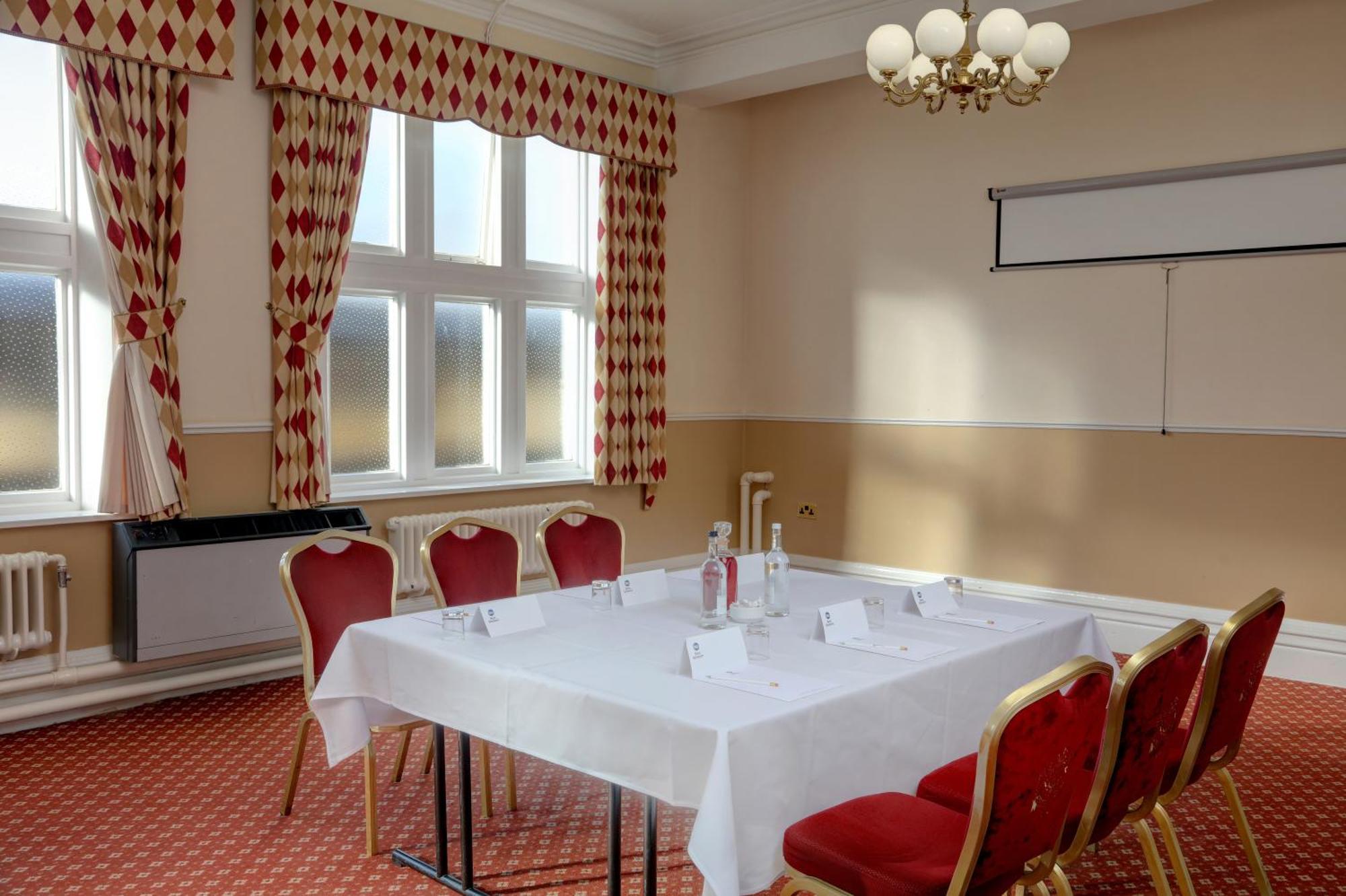 Crewe Arms Hotel Bagian luar foto