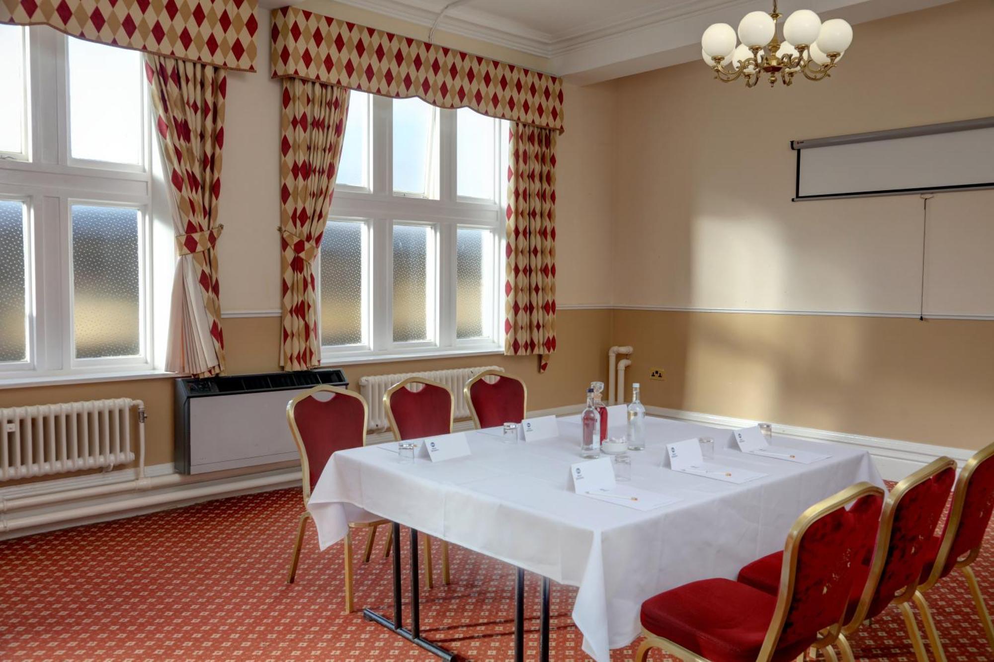 Crewe Arms Hotel Bagian luar foto