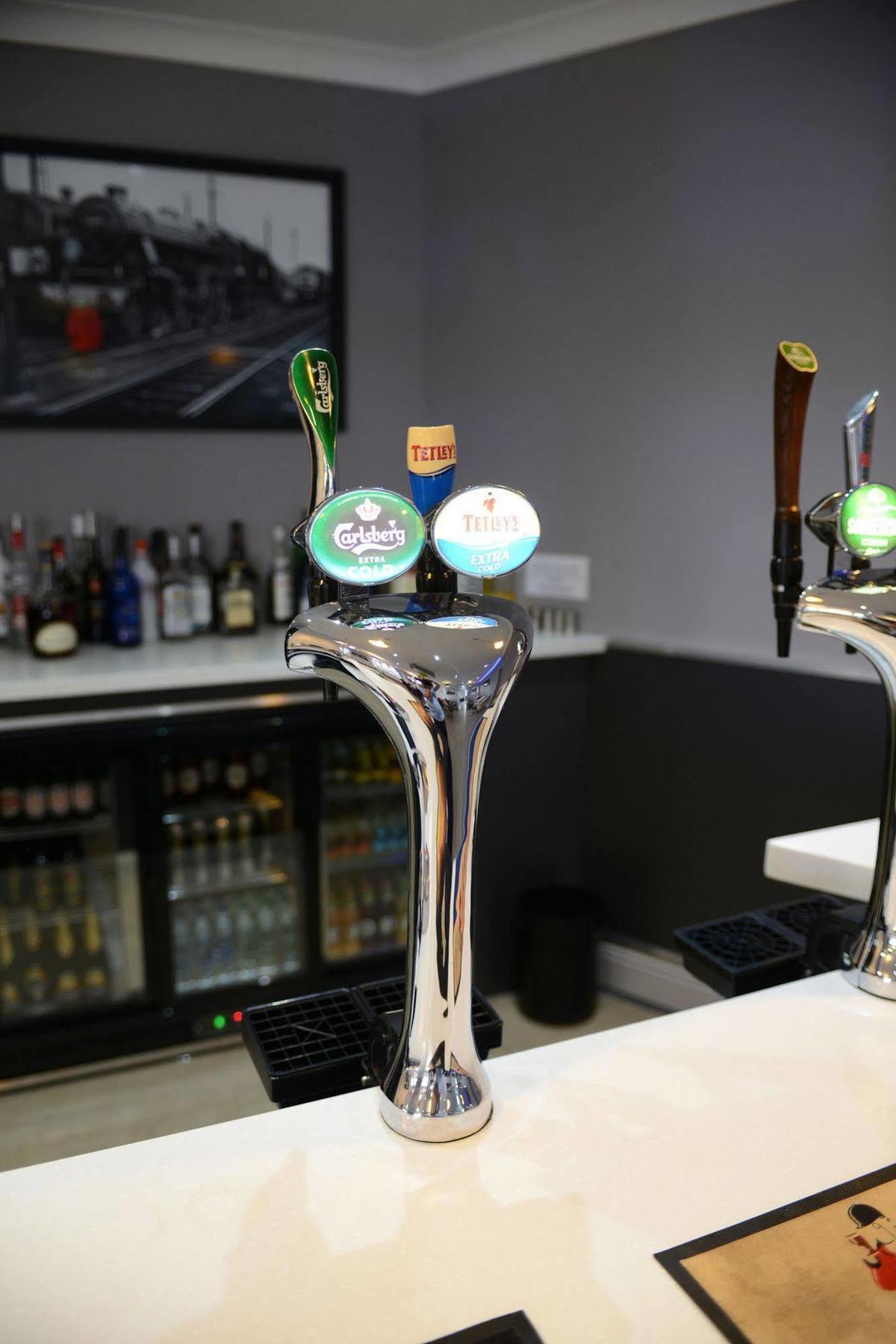 Crewe Arms Hotel Bagian luar foto